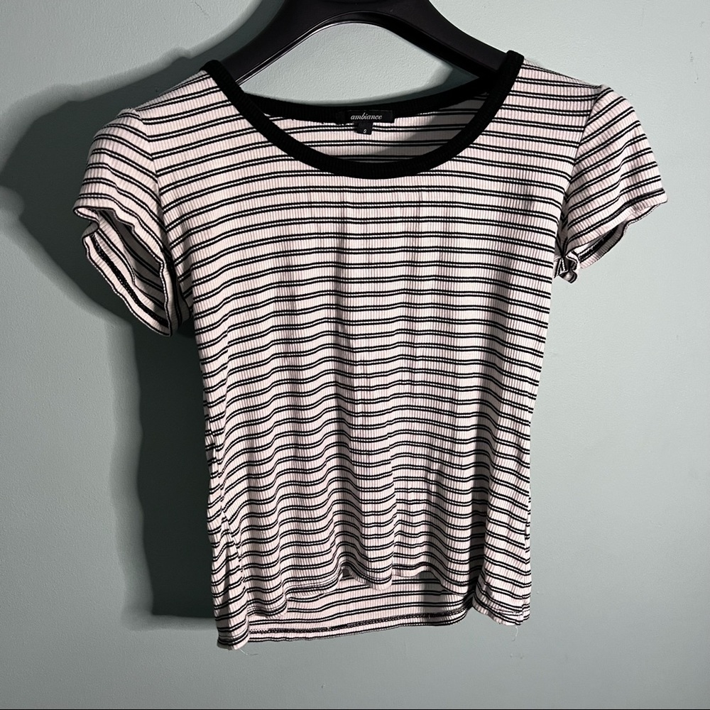 🍒Striped black and white tshirt